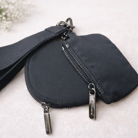 Lululemon Black Dual Pouch Wristlet - Picture 2 of 4